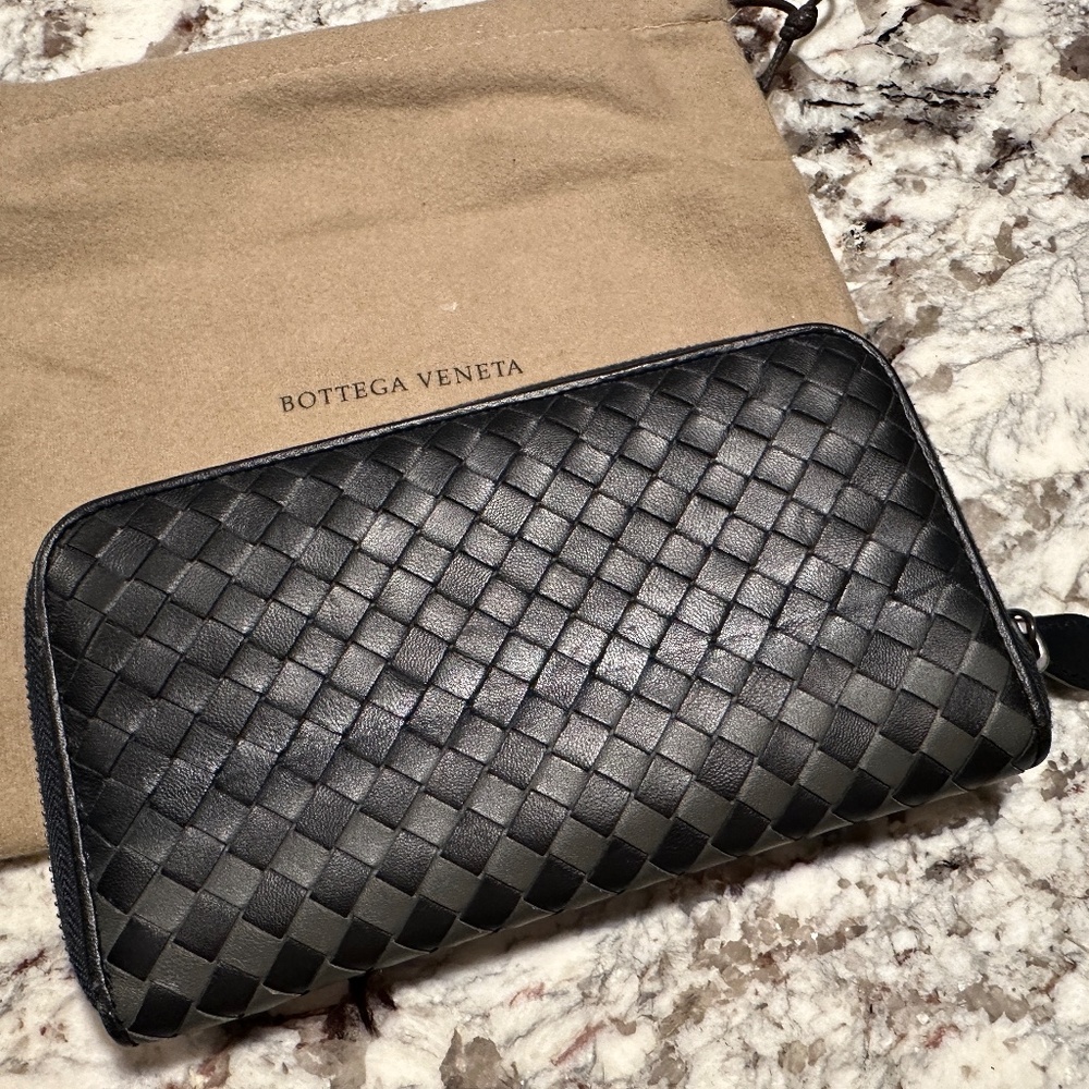 Bottega Veneta Black Intrecciato Leather Zip Around Bifold Long Wallet Purse